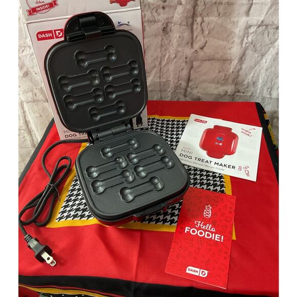 NEW DASH Mini Dog Treat Maker, Small, Red - Picture 1 of 6